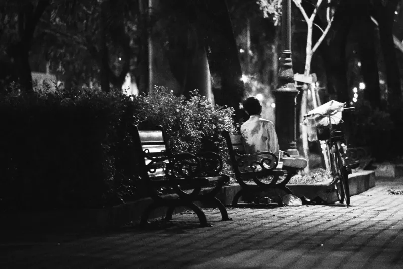 The Bench, the Sandwich, and the Myth: How Sad Keanu Became the Internet's First Accidental Human Exhibit